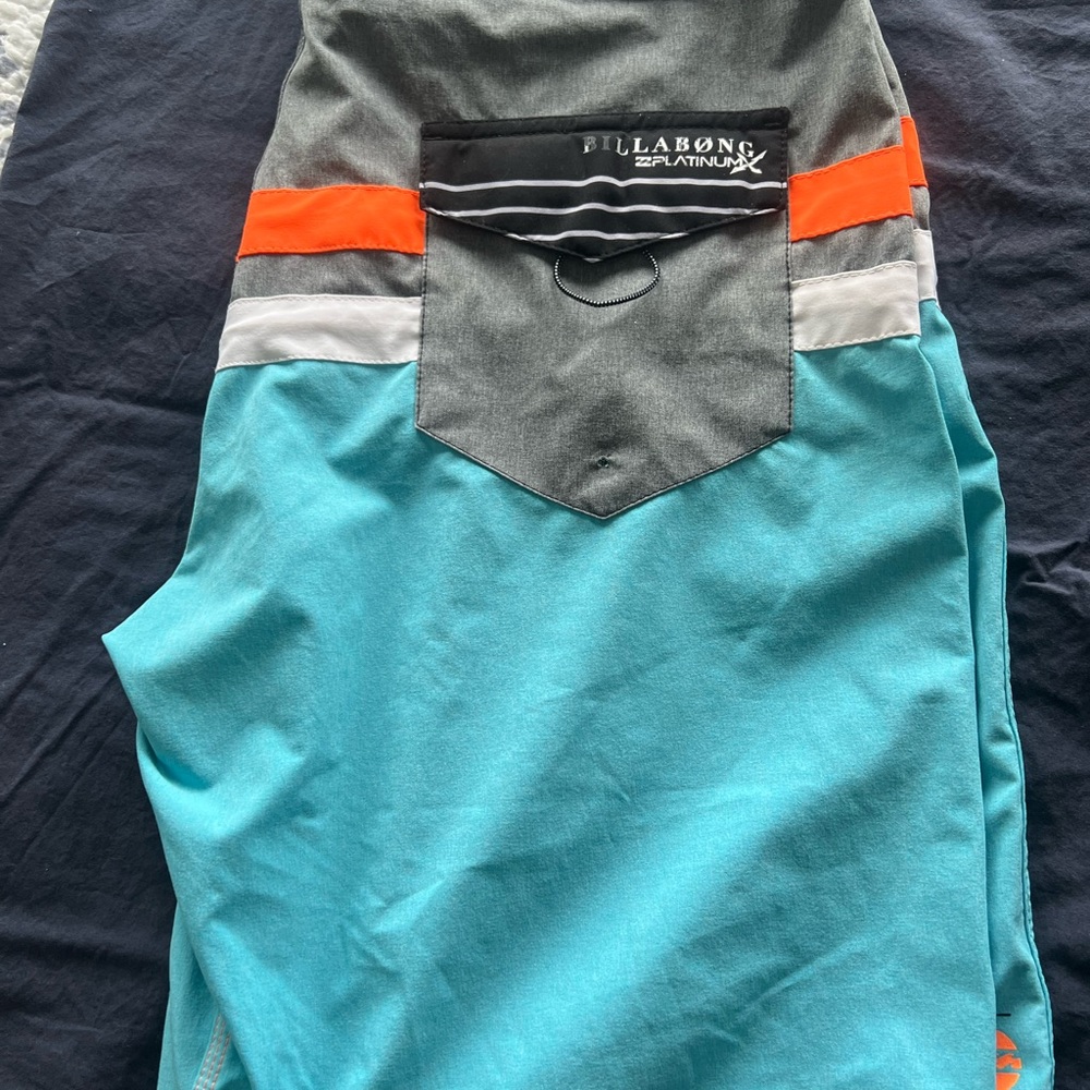 Billabong Platinum Board shorts sz 34